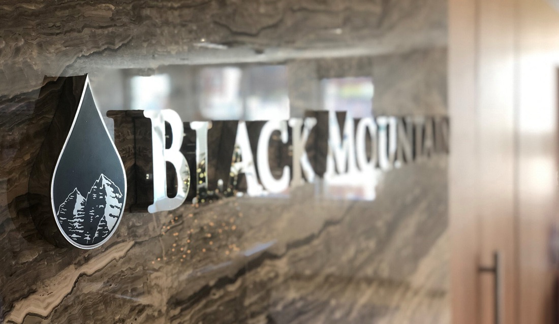 Black Mountain Oil & Gas team members on location